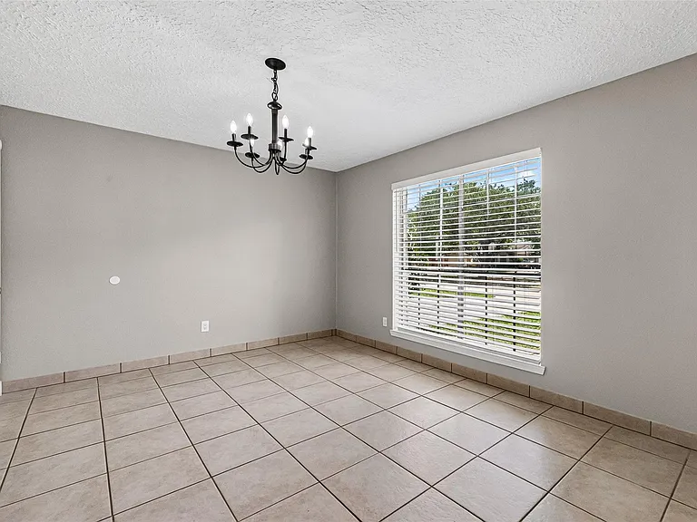 16614 Blackhawk Blvd — Photo 3