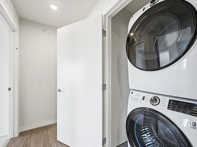 Ride Apartments — Photo 21