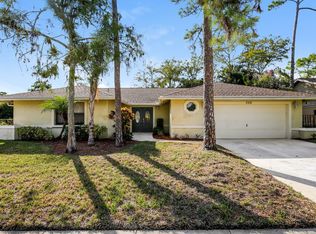 735 Daffodil Dr, Wellington, FL 33414