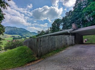 846 Pleasant Valley Rd, Burnsville, NC 28714