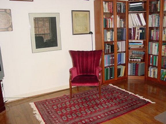 4th image of 102 Jackson Oaks Dr