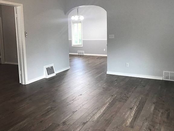 4th image of 521 S Pine St