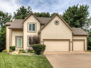 11838 Skyview Ln, Olathe, KS 66061