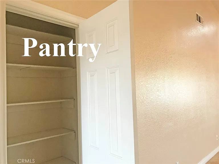 26438 Edgewater Ln — Photo 6