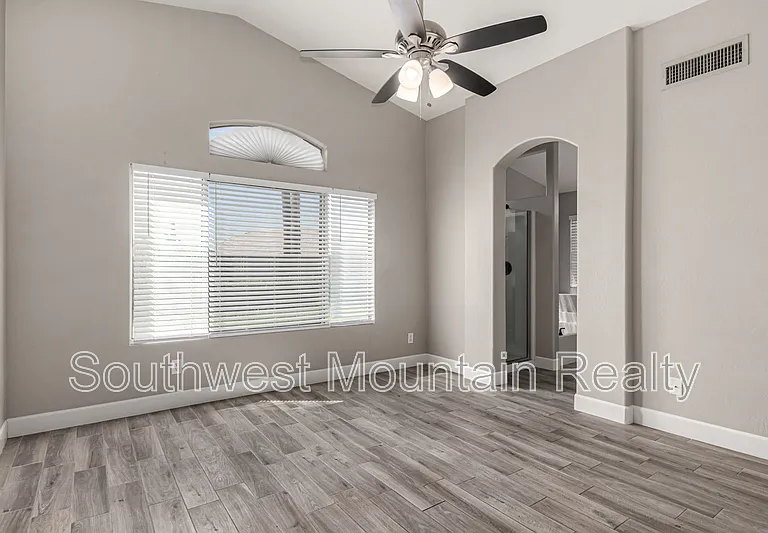 881 E Baylor Ln — Photo 17