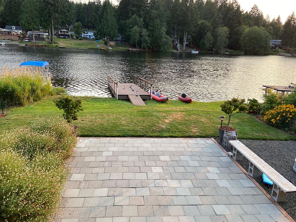 1st image of 710 SE Crescent Dr