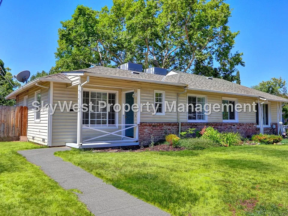 5400-5402 Folsom Blvd