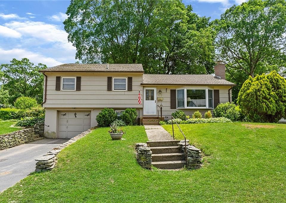 1st image of 170 Glenwood Dr