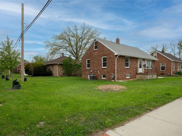 3841 Lennox Ave NE, Cedar Rapids, IA 52402