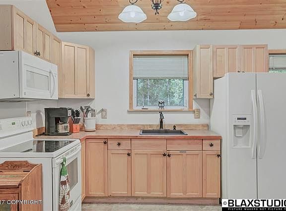 4th image of 1430 Justin Dr