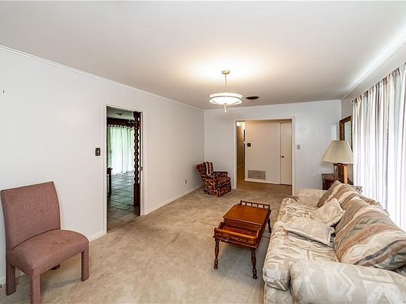 4th image of 4430 Lakeshore Dr