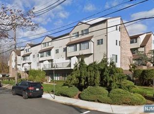 1315 15th St, Fort Lee, NJ 07024