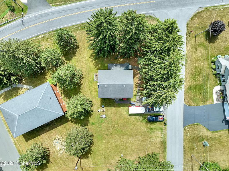 4th image of 212 Bloomingrove Drive