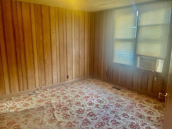 3rd image of 422 Lee St