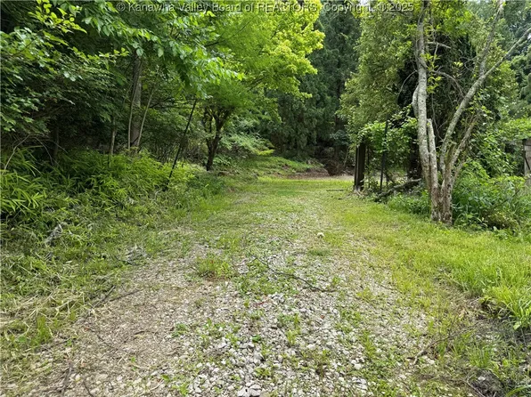 729 Gordon Dr, South Charleston, WV 25303