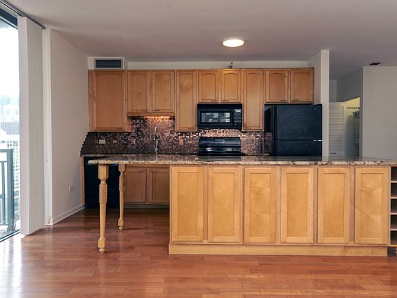 3rd image of 630 N State St APT 2202
