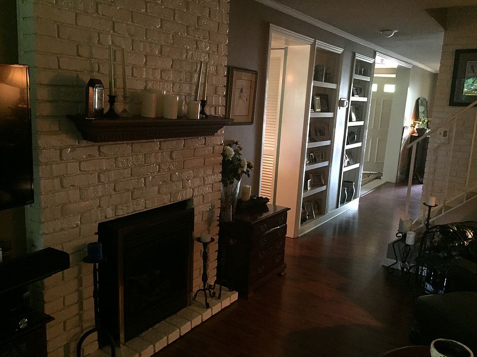 2nd image of 17556 Fairlawn Dr