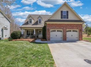 276 Cabot Dr, Winston Salem, NC 27103