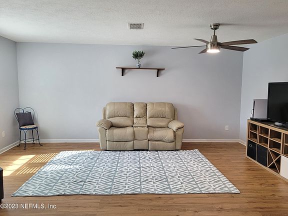 3rd image of 5006 MAGNOLIA VALLEY Drive