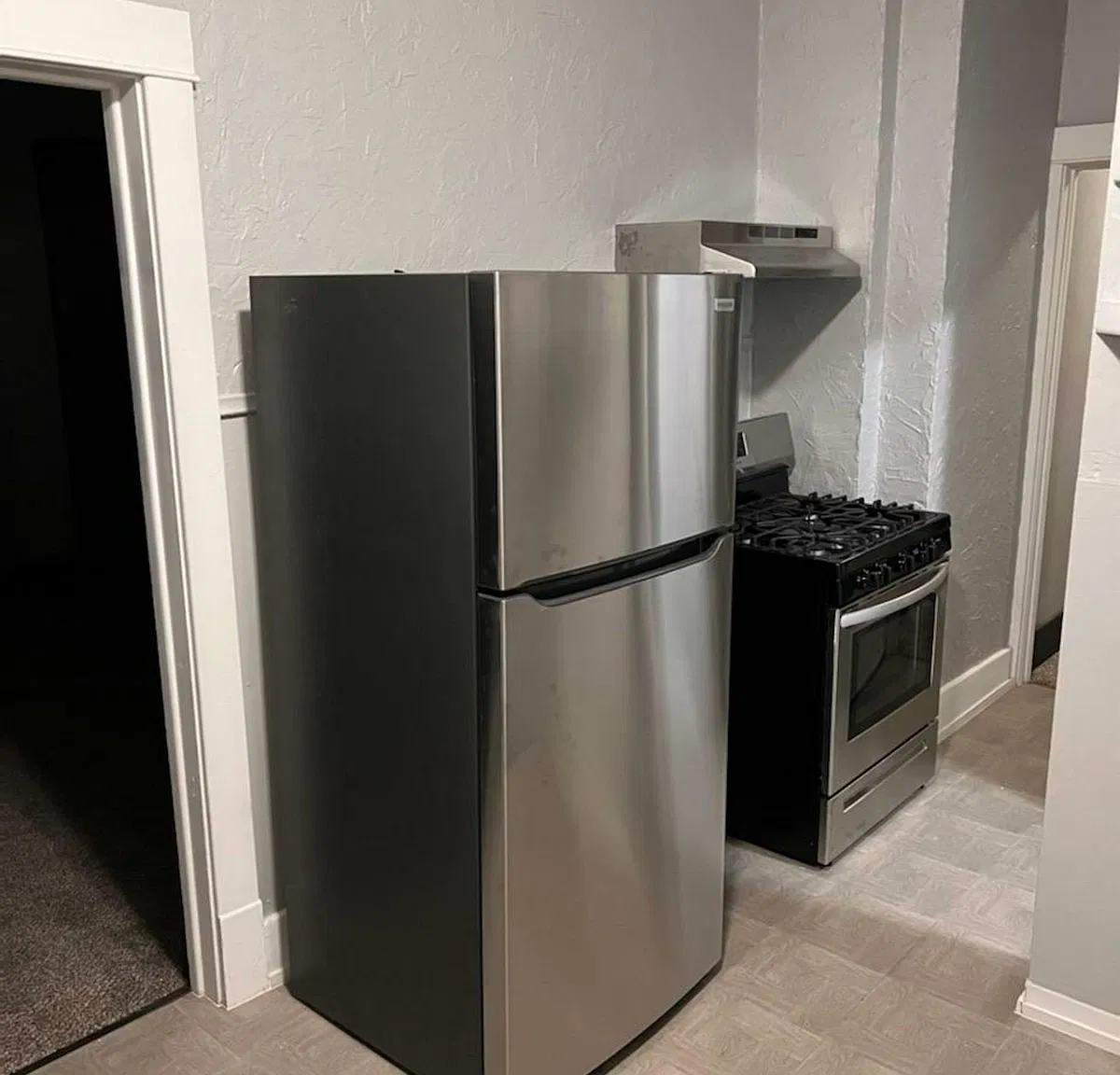 2 bed, 2.0 bath, 1432 sqft, $1,045 — Photo 2