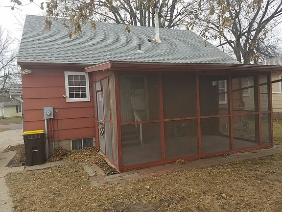 3rd image of 410 3rd St N