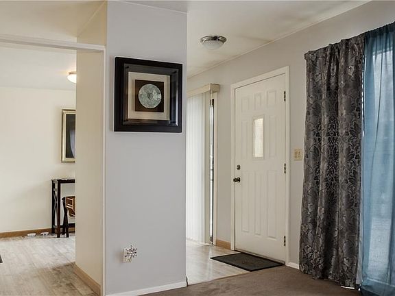 5th image of 54 Greenfield Ct