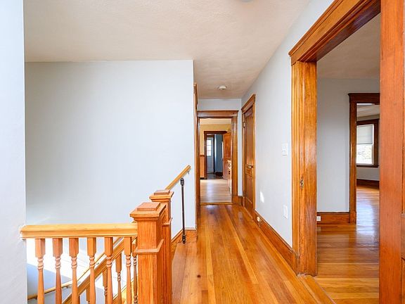 3rd image of 17-19 Albany St #B