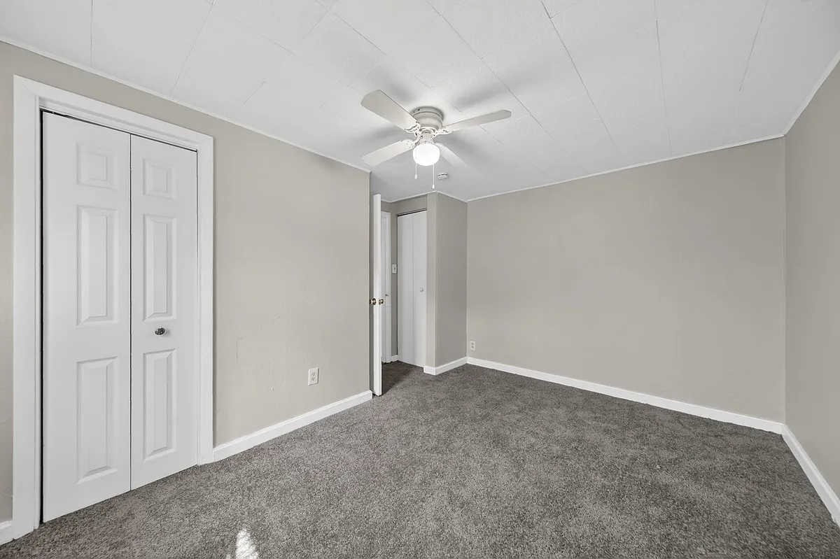Building Photo - 3217 Royalton Ave