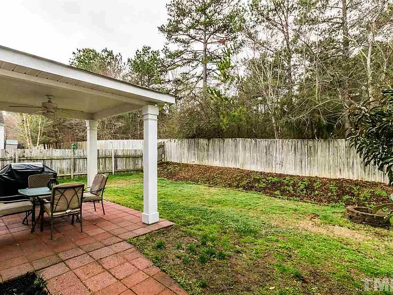 207 Cabana Dr — Photo 15