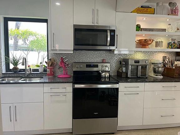 4th image of 3211 S Terra Mar Dr