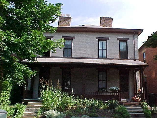1st image of 198-202 W 1st Ave