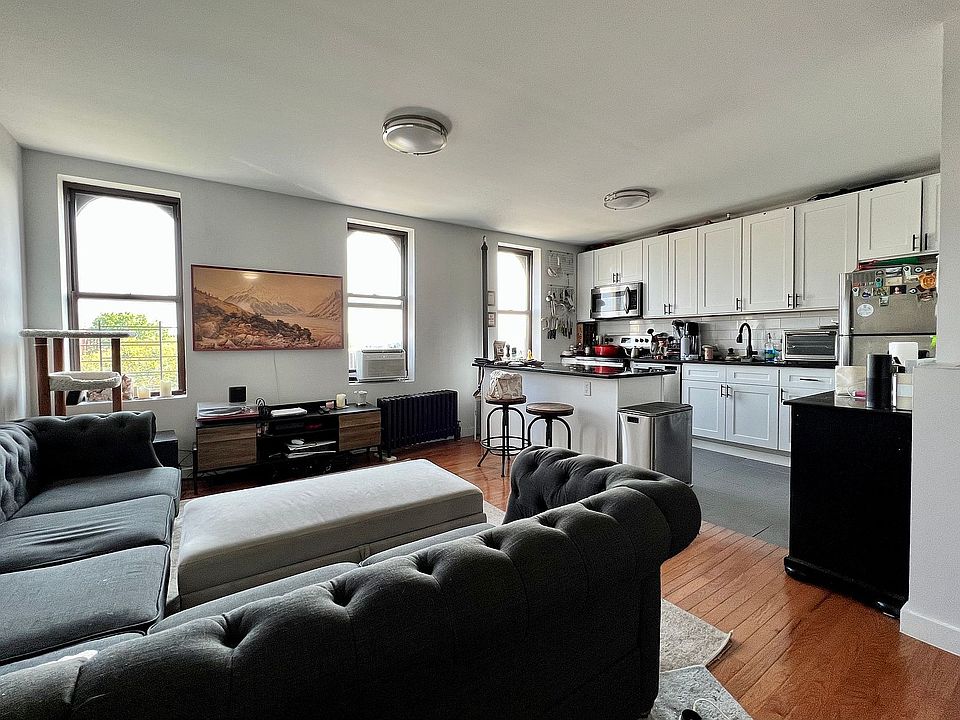 1st image of 596 Edgecombe Ave APT 6