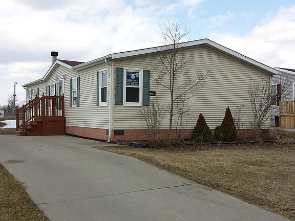 3rd image of 9481 Fairview Dr