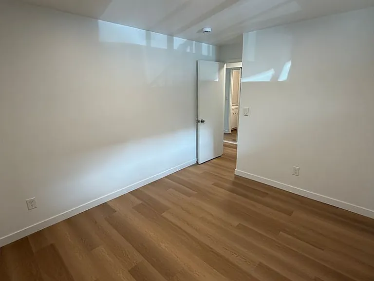 2nd and Lake Apartments — Photo 4