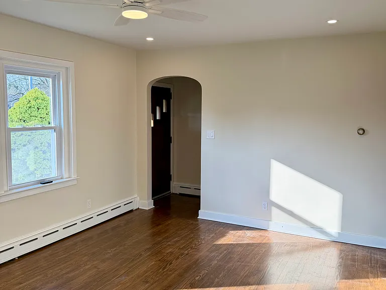 204 W Main St — Photo 8