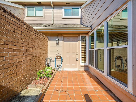 2nd image of 13859 Hollowgreen Dr