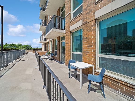 5th image of 600 N Kingsbury St APT 712