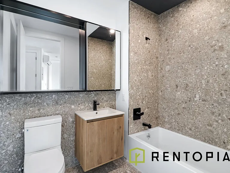 228 Berry St #7K — Photo 7