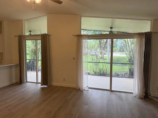 3 bed, 1200 sqft, $3,200 — Photo 4