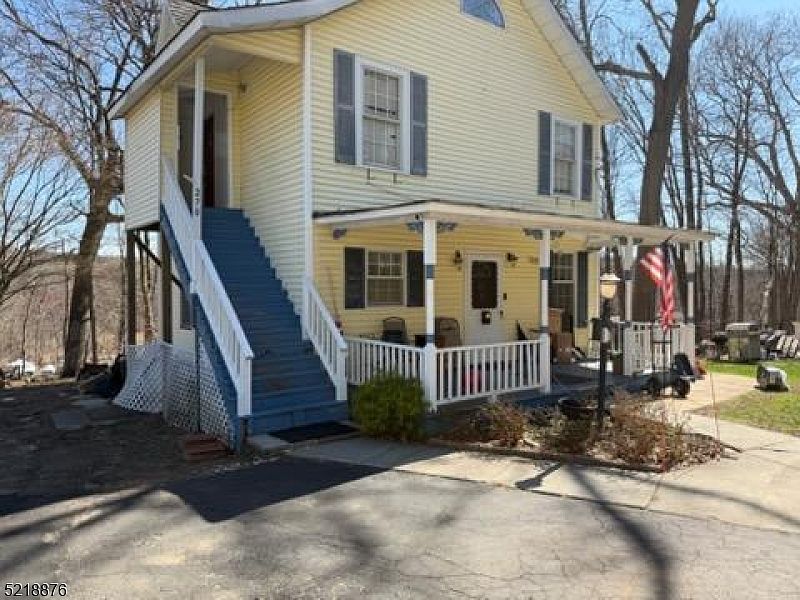 1st image of 270 Espanong Rd #2