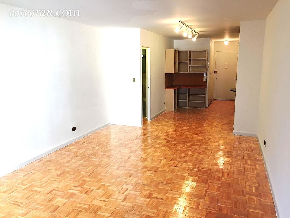 2nd image of 85 Livingston St #15A