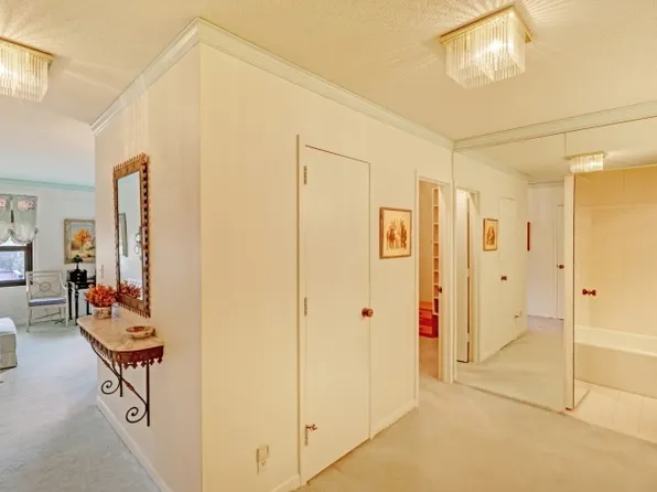 2 Claridge Dr. 2HW, Verona Twp., NJ 07044