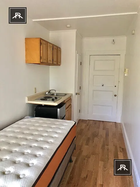 1063 Beacon St — Photo 3
