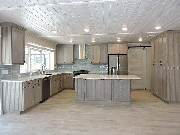 2nd image of 920 Santa Brigida Ct