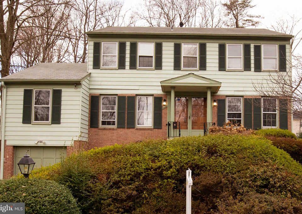1st image of 9407 Wallingford Dr
