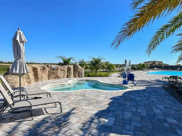 5624 Palmer Cir #203 — Photo 44