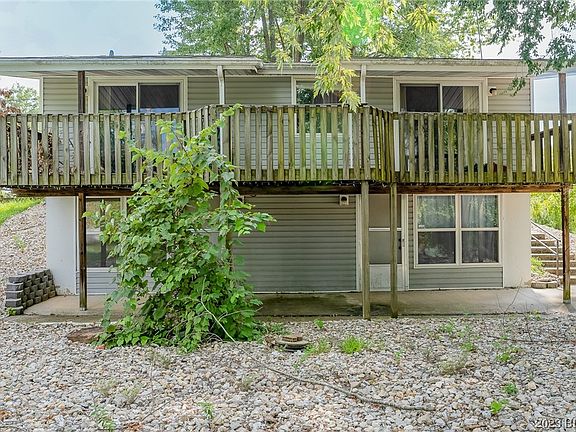 3rd image of 32 Whisperwood Dr
