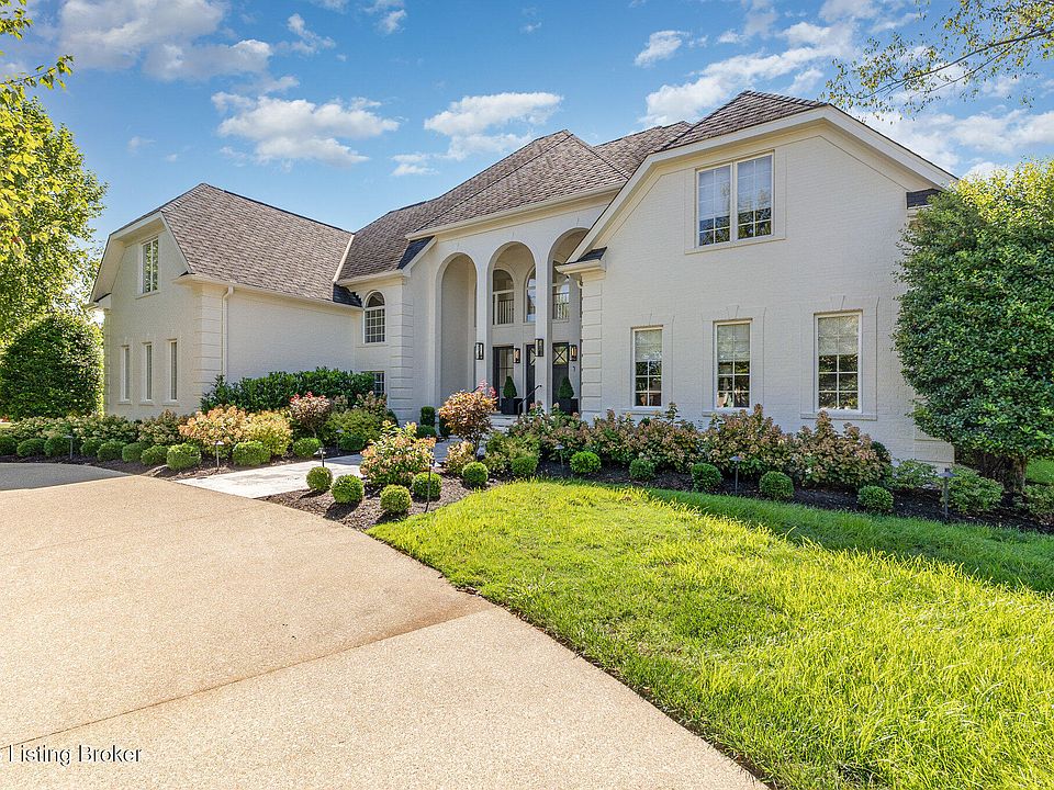 2nd image of 2005 Fairway Vista Dr