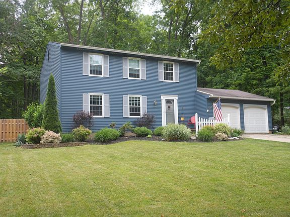 2nd image of 860 Deepwood Dr