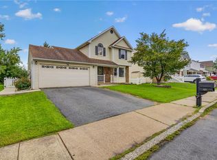 651 Willow Dr N, Catasauqua, PA 18032